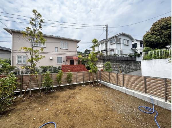 家庭菜園も楽しめそうな広さのお庭スペース