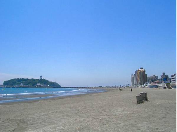 片瀬東浜海水浴場まで徒歩10分（約800m）