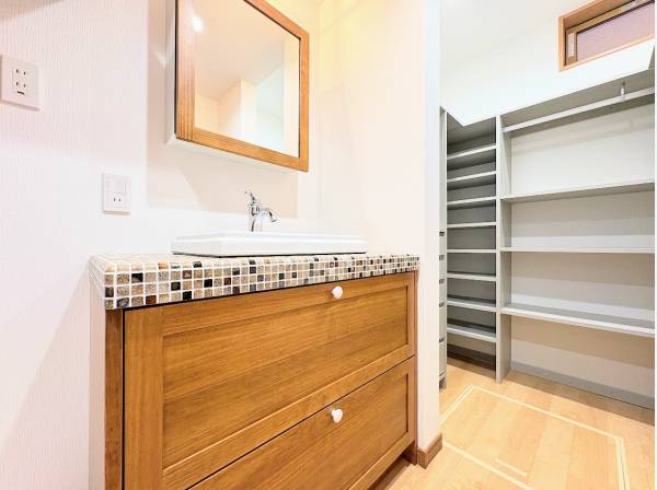 おしゃれなデザインのサニタリールーム