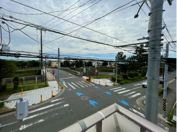 奥行きのあるワイドバルコニーからは引地川と八部公園を望みます