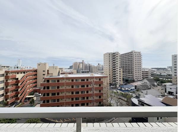 眺望も良好です。片瀬海岸の街並みを眺めることができます。