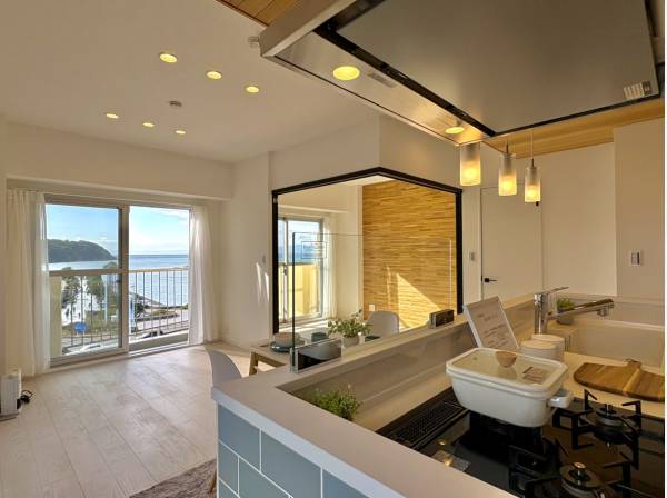 室内は新規フルリフォームで気持ちよくお住まいになれます。