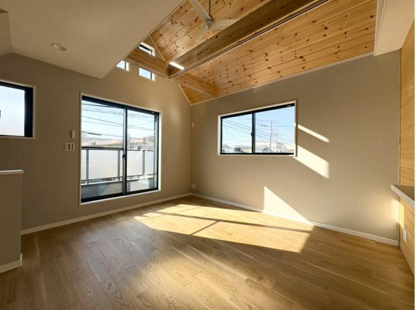 南東・南西角地につき陽当たり良好！