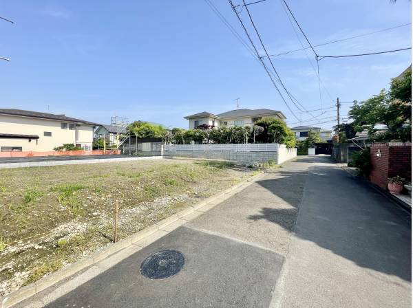 前面道路は4.9ｍ越えになります