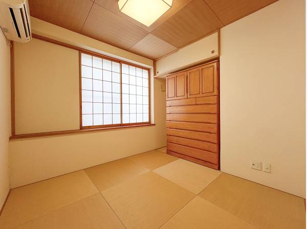 2階に配置された和室は寛ぎのスペースに