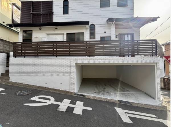 駐車スペースは2台完備