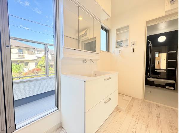 家事動線もしっかり設計されております。