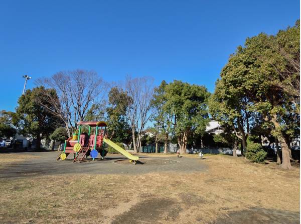 浜之郷公園まで徒歩7分（約500m）