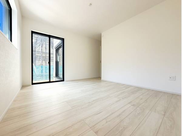 インテリアが映えそうなシンプルなお部屋