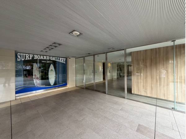 湘南らしさを感じる素敵なマンションエントランス