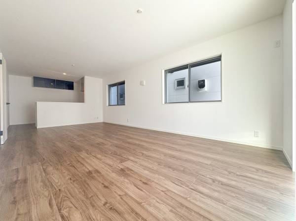 20帖のLDKはシンプルな形状でインテリアも合わせやすい