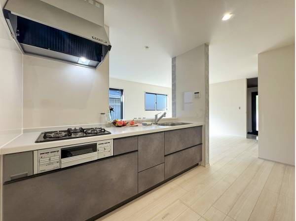 カップボードを置いてもゆとりがありそうなきキッチンスペース