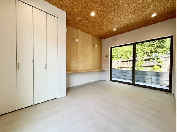 趣味室は約8.9帖ございます。