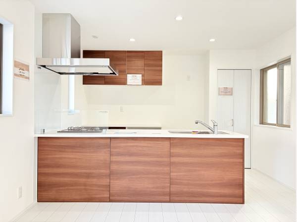 アクセントの効いたキッチン