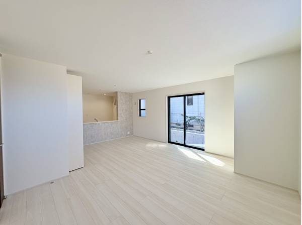 １９帖のLDK。ご家族でまったりくつろげる空間