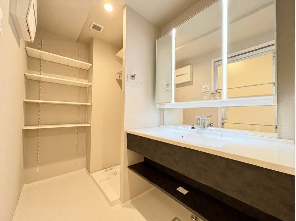 パウダールーム　収納力◎