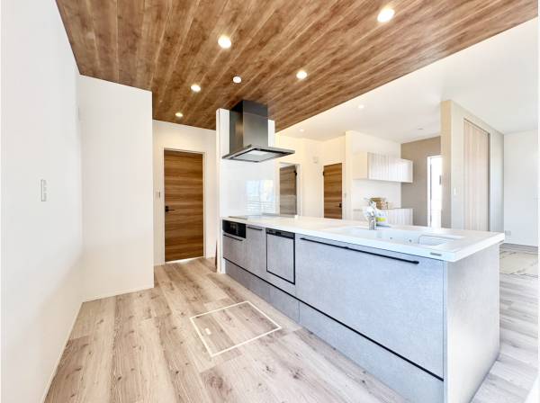 アイランド仕様で使い勝手の良いキッチン