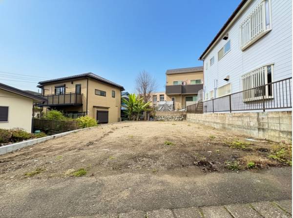 南道路のため、陽当たり良好です！