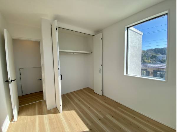 リゾート感漂う洋室