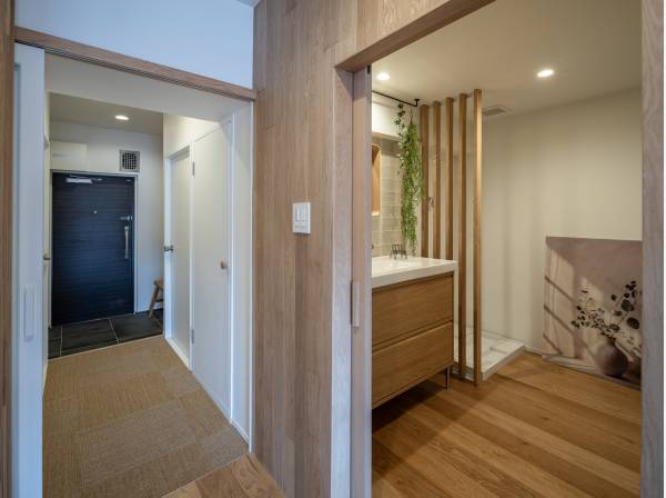 清潔感あふれる洗面スペース。毎朝を心地よく。