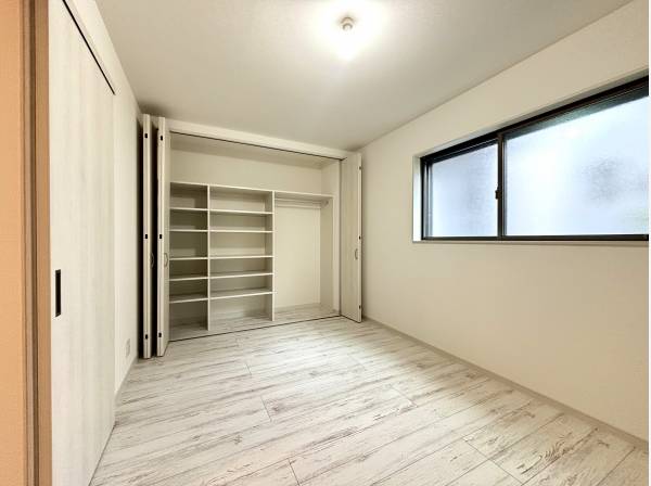 洋室は1階に3部屋ございます