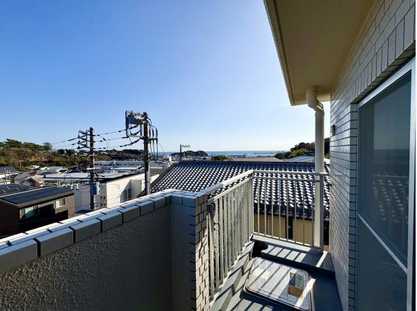 バルコニーは陽当たり、風通し良好！