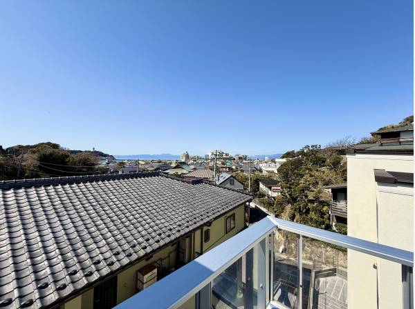 開放的な眺望がルーフバルコニーから広がります！