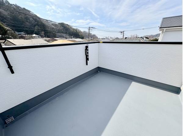屋上バルコニー広々としたスペース