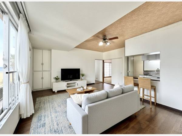 すぐ先には海。日常がリゾート気分♪（家具等はCG合成によるイメージ）