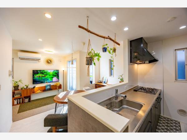 カウンターキッチンでＬＤを一望