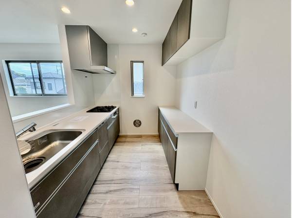 キッチンスペースも収納がたっぷり