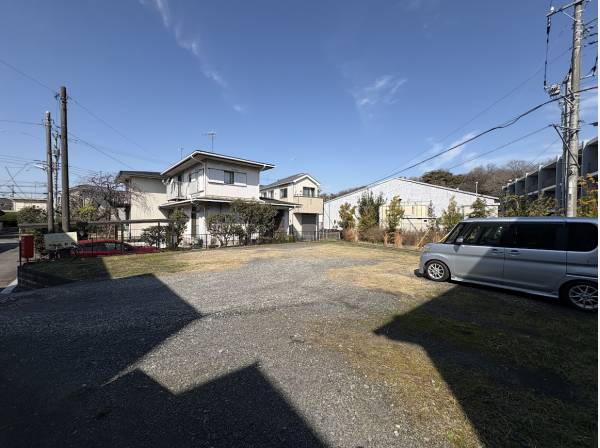 周囲は閑静な住宅街となっています