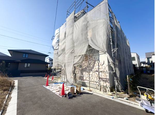 角地につき陽当たり・開放感に優れたロケーション