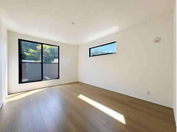 主寝室は８帖超の広さにＷＩＣを完備

