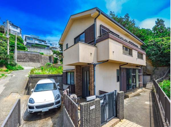 緑が寄り添うお庭があるのも魅力的