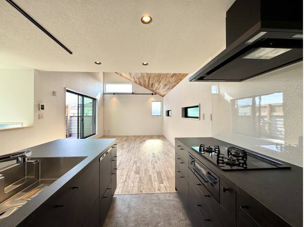 使い勝手の良いデュエ型のグラフテクトキッチン