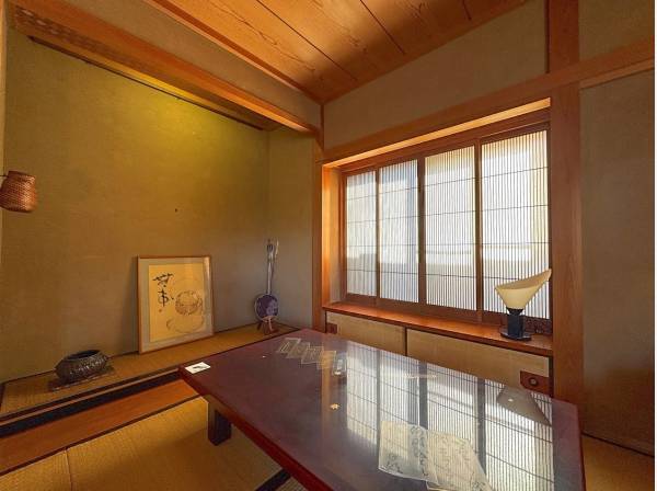 日本家屋の何たるか、を問いかけられている様です。設えに圧倒されました。
