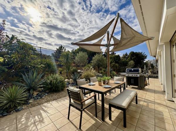 １階テラスの様子。　（家具はイメージです）