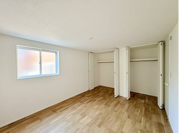 クローゼット２つ付きの洋室7.4帖