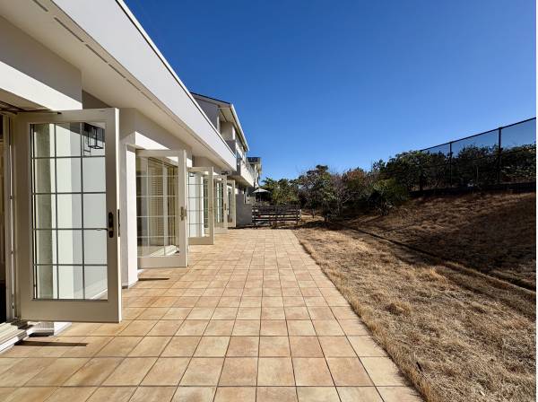 プライベート感満載のテラス・お庭