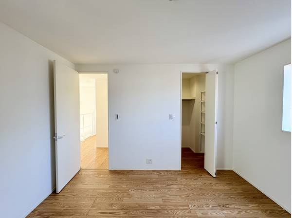 ウォークインクローゼット付き洋室