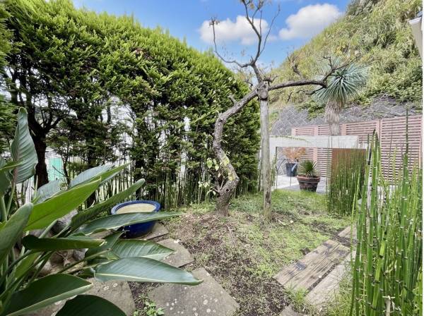 緑の多い広々とした敷地です