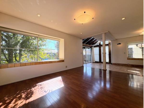 家族が集まってもゆとりあるLDKとなっています