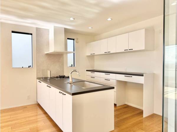 ビルトイン食洗機付きで日々の家事をサポート。