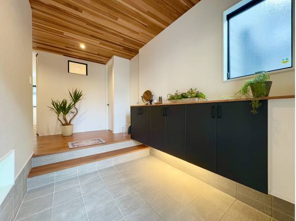 個人的に好きな、広々としたオシャレな玄関ホール！