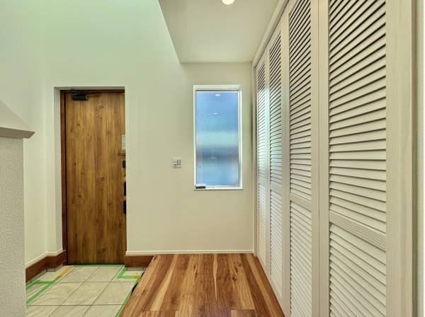 訪れたお友達も思わずうらやむ、おしゃれな玄関