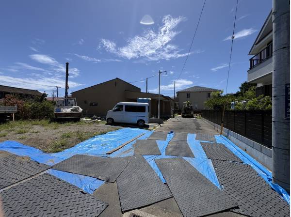 新設された道路は一部インターロッキング仕上げ