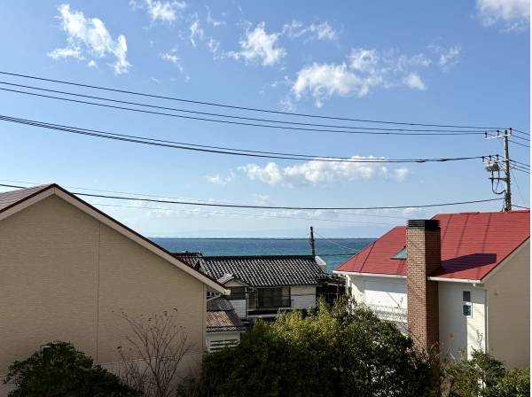 海を眺めるお部屋です。