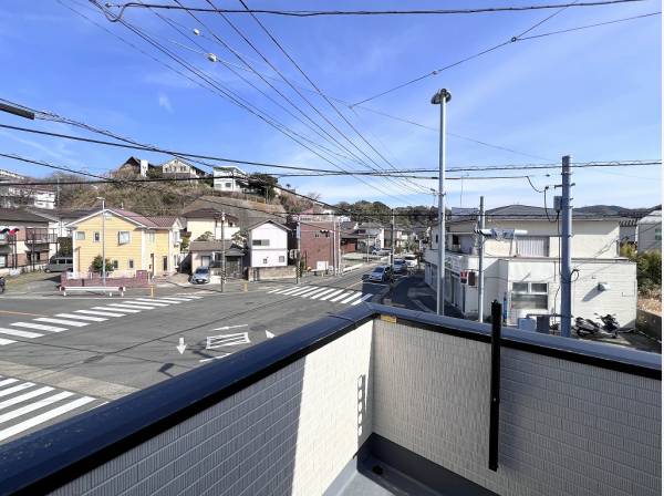 見通しの良い角地ならではの開放的な眺望が魅力