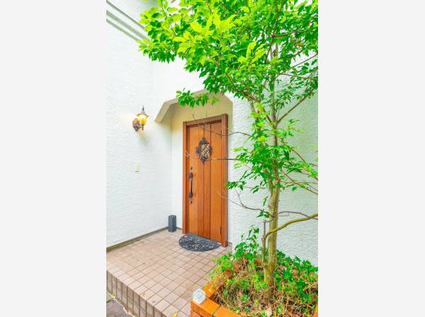 オーナー様こだわりを感じる素敵な建物です♪